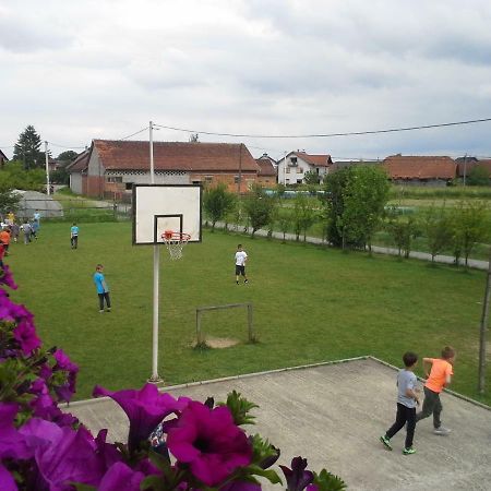 T.S.G. Simanovic Hotel Klinca Sela Buitenkant foto